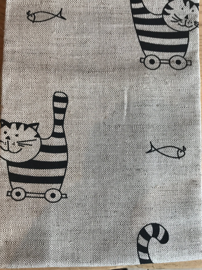 Teatowel Natural Linen/Cotton with Cat the Thief and the Fish Pattern  Teatowel - PasParTou