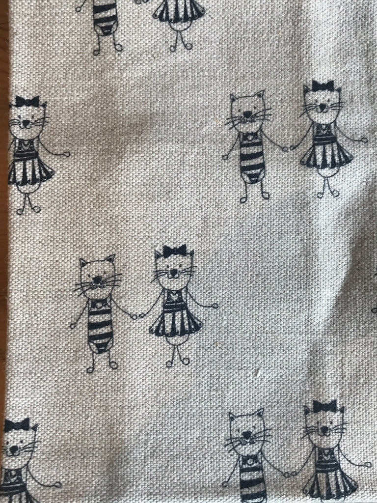 Teatowel Natural Linen/Cotton with Kitty Friends  Teatowel - PasParTou